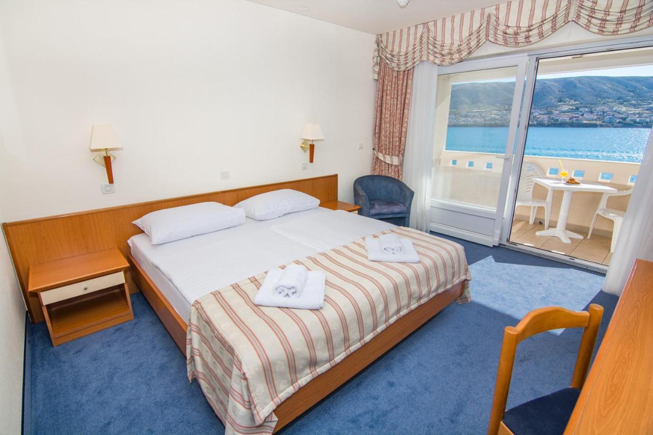 Family Hotel Pagus Паг Екстериор снимка