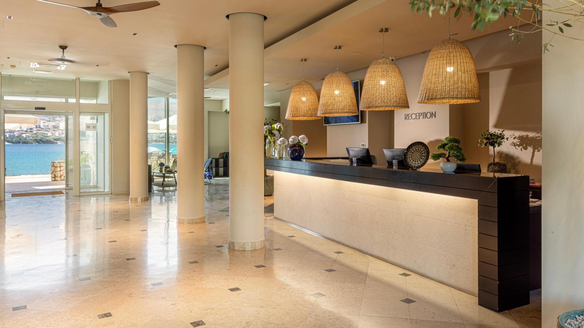 Family Hotel Pagus Паг Екстериор снимка
