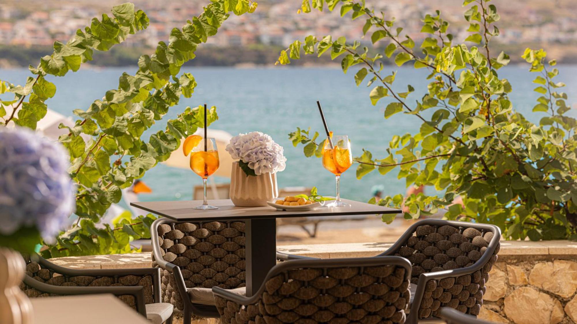 Family Hotel Pagus Паг Екстериор снимка