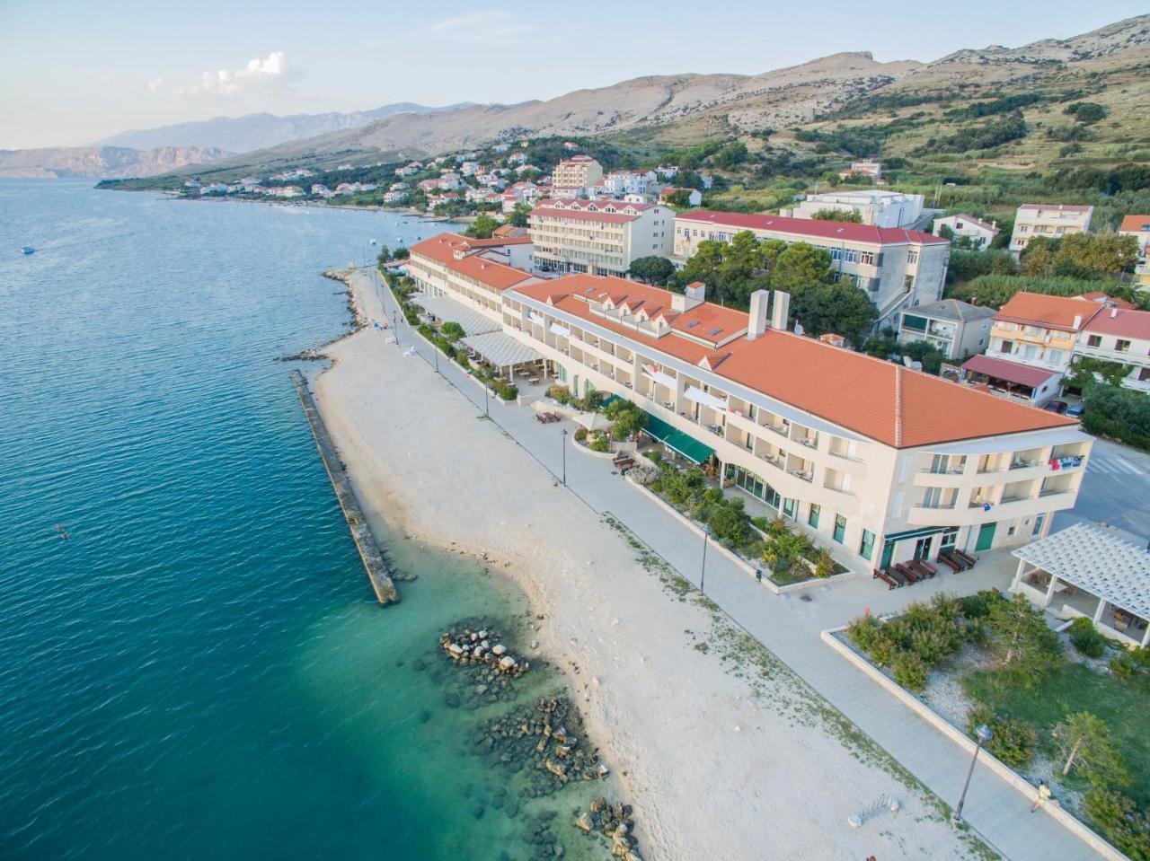 Family Hotel Pagus Паг Екстериор снимка